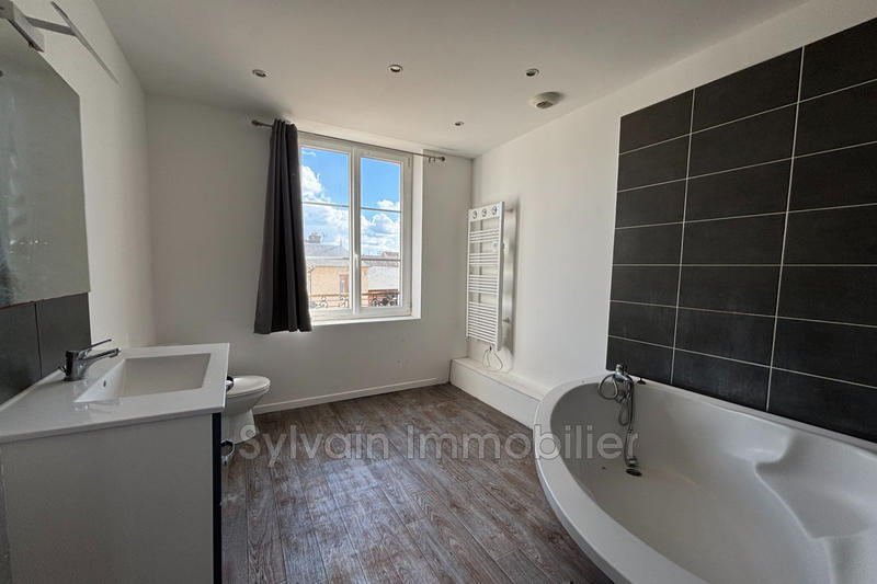 Maison - 153 m² - 8 pièces