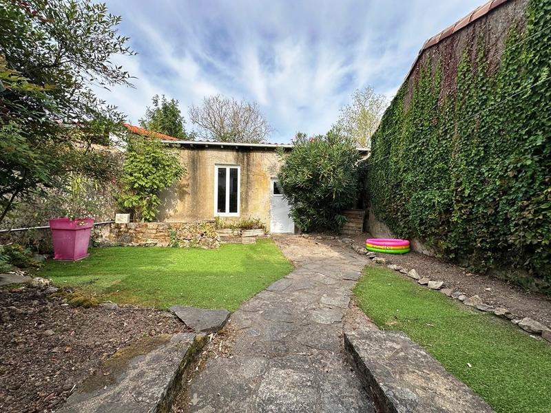 Maison - 104 m² - 4 pièces