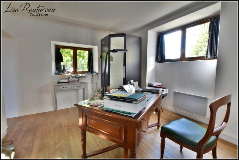 Propriété - 450 m² - 16 pièces