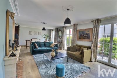 Maison - 171 m² - 7 pièces