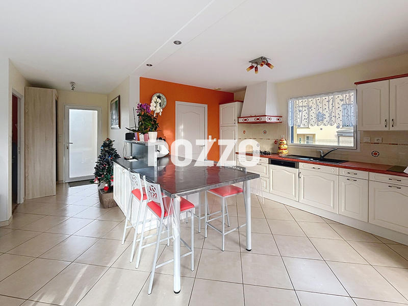 Maison - 95 m² - 5 pièces