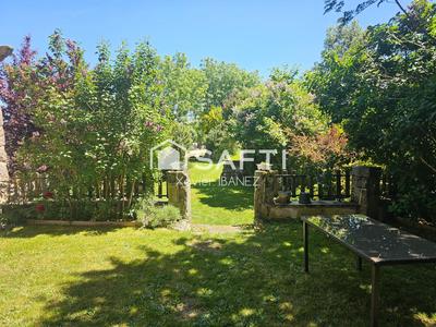 Maison - 270 m² - 13 pièces