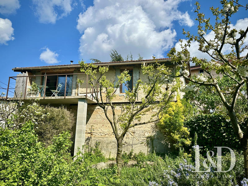 Maison traditionnelle - 213 m² - 7 pièces