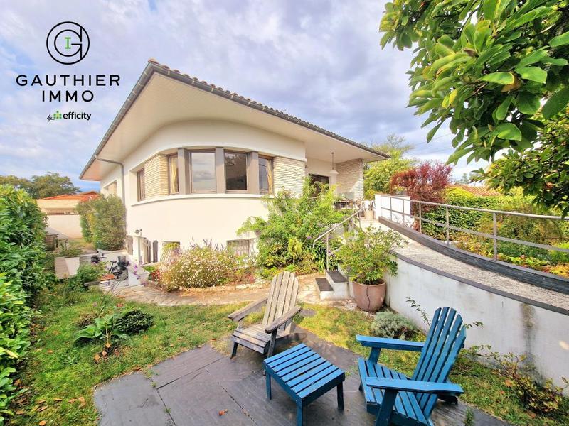 Villa - 182 m² - 6 pièces