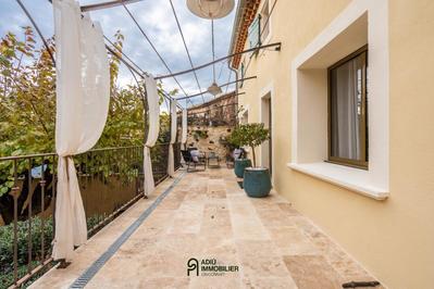 Maison de village - 262 m² - 7 pièces