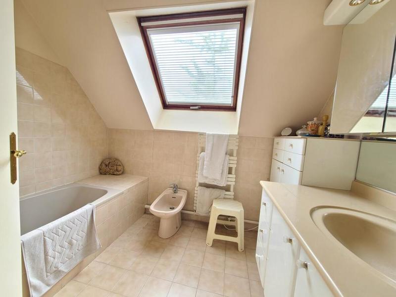 Maison - 169 m² - 8 pièces