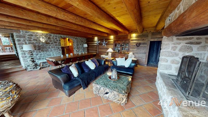 Maison - 298 m² - 9 pièces