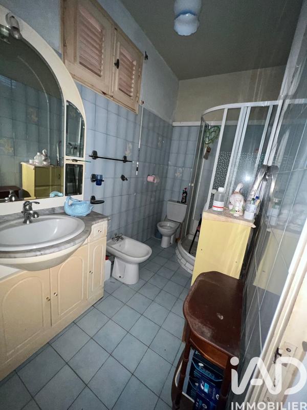 Maison - 208 m² - 11 pièces