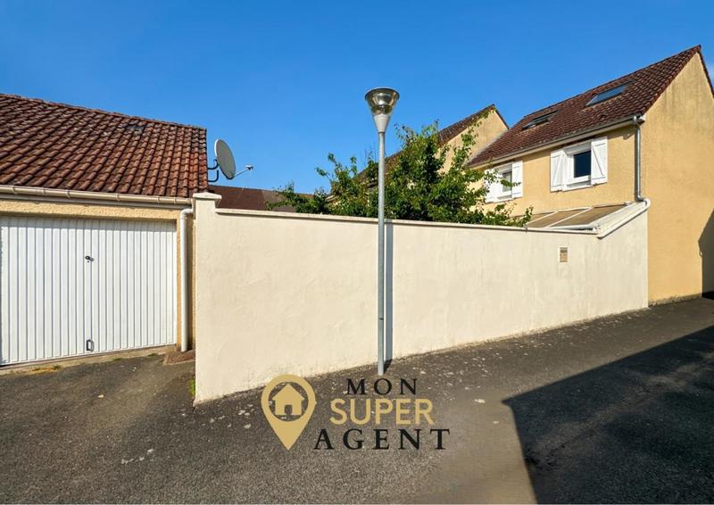 Maison - 96 m² - 5 pièces