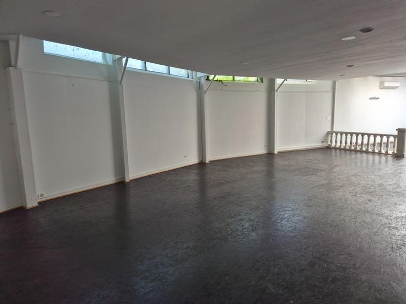 Local commercial - 220 m²