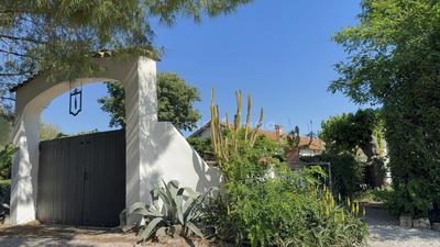 Mas - 580 m² - 20 pièces