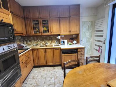 Maison - 200 m² - 9 pièces