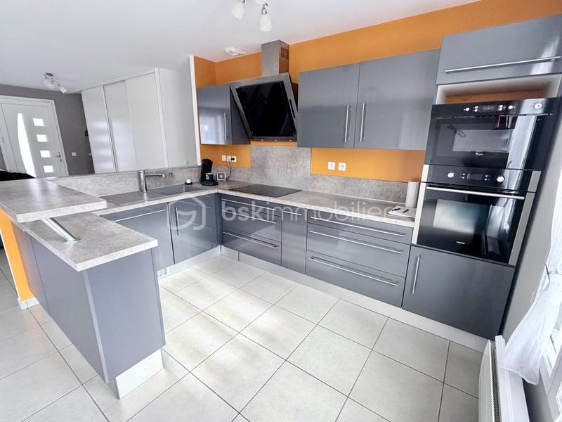 Maison traditionnelle - 112 m² - 6 pièces