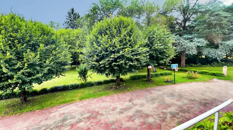 Maison bourgeoise - 230 m² - 9 pièces