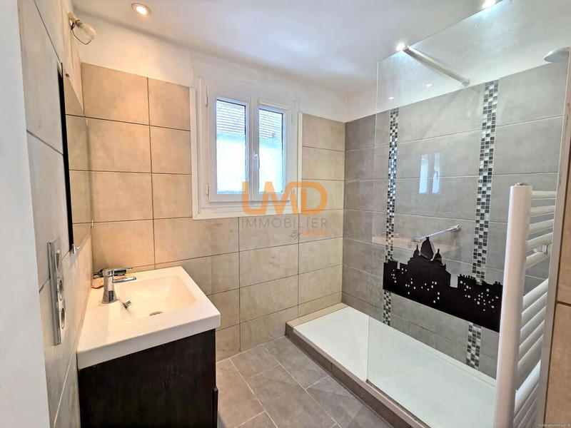 Appartement - 100 m² - 4 pièces