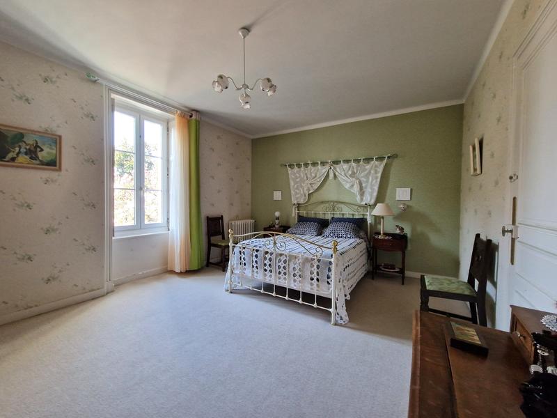 Maison - 195 m² - 7 pièces