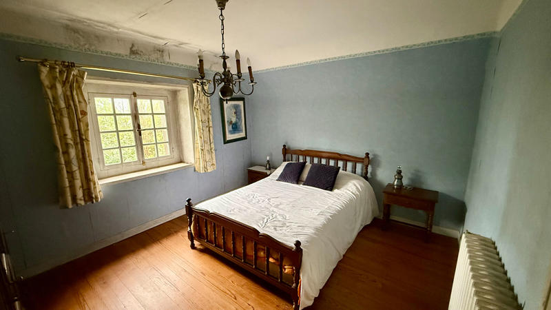 Maison - 1 200 m² - 6 pièces