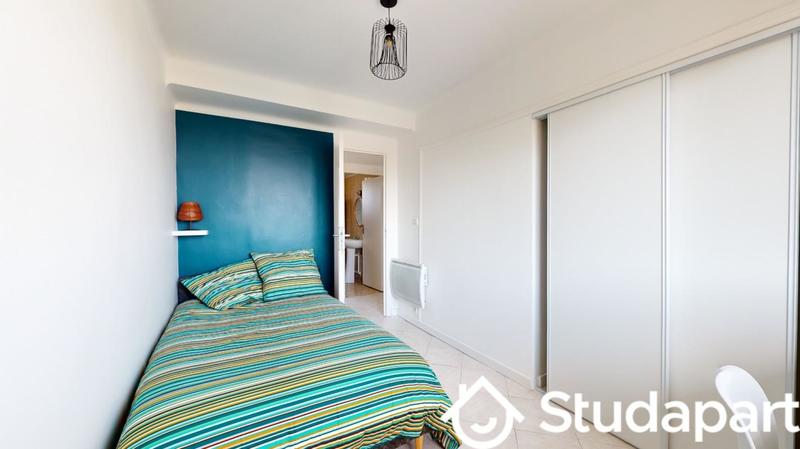 Chambre - 11 m² - 1 pièce