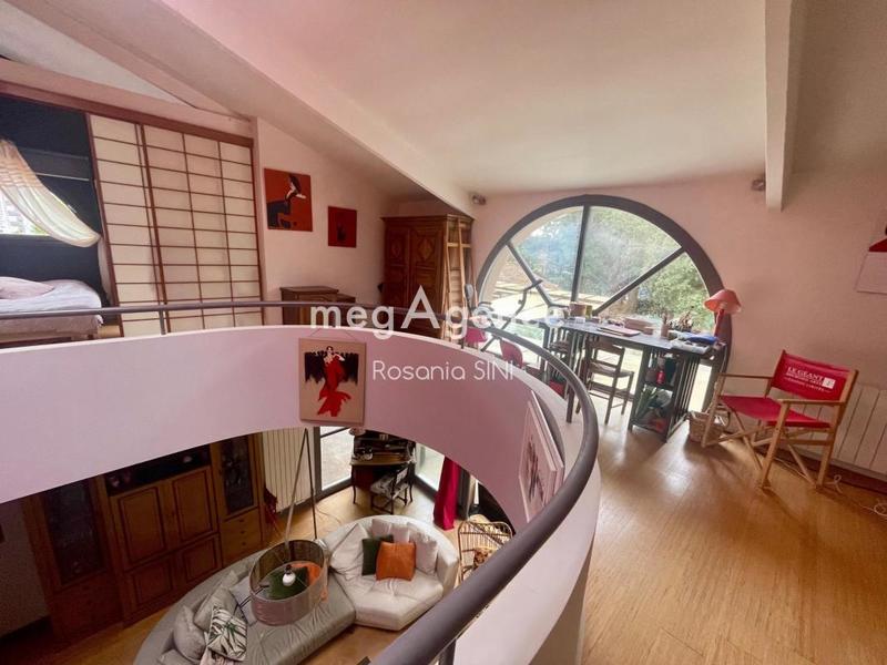 Maison - 246 m² - 8 pièces