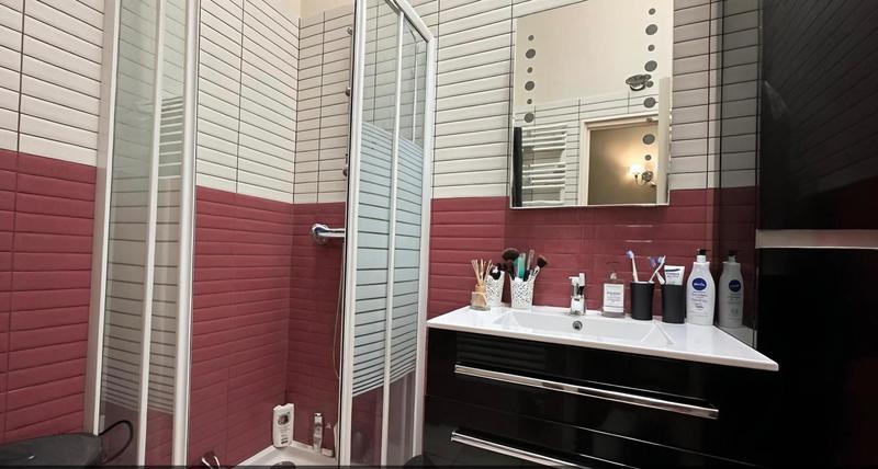 Maison - 246 m² - 11 pièces