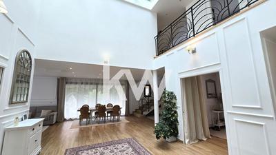 Maison d'architecte - 446 m² - 9 pièces
