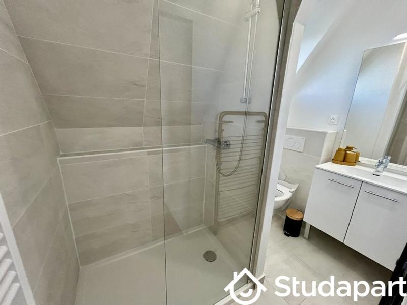 Chambre - 13 m² - 1 pièce