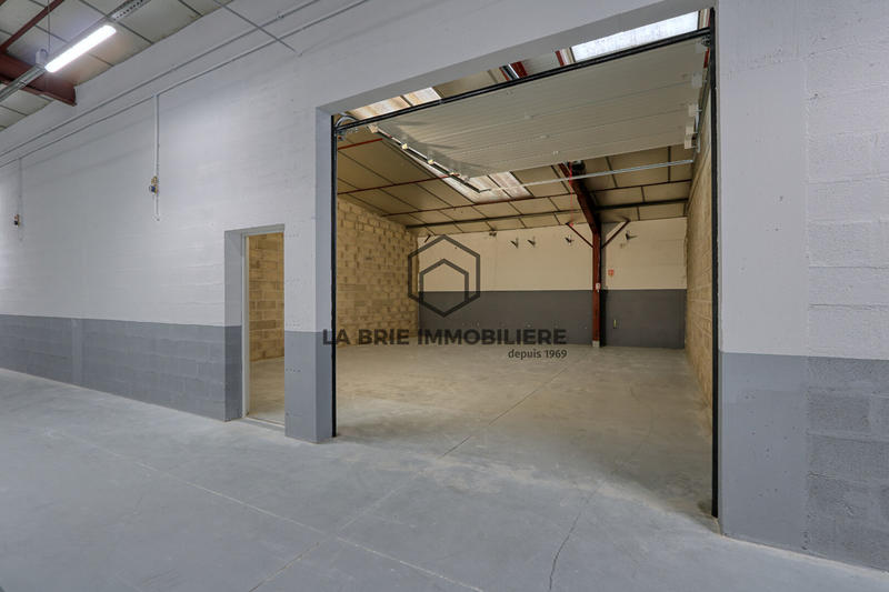 Local d'activité / Entrepôt - 70 m² - 1 pièce