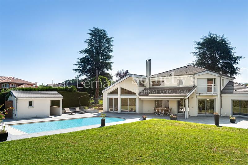 Maison d'architecte - 249 m² - 8 pièces