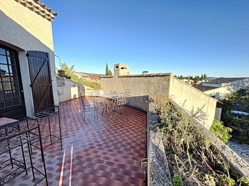 Maison - 169 m² - 8 pièces