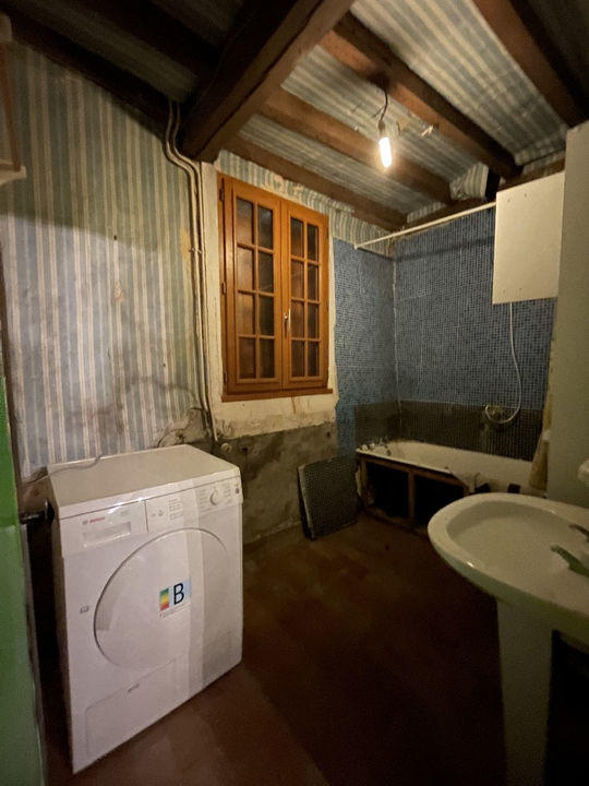 Corps de ferme - 280 m² - 9 pièces