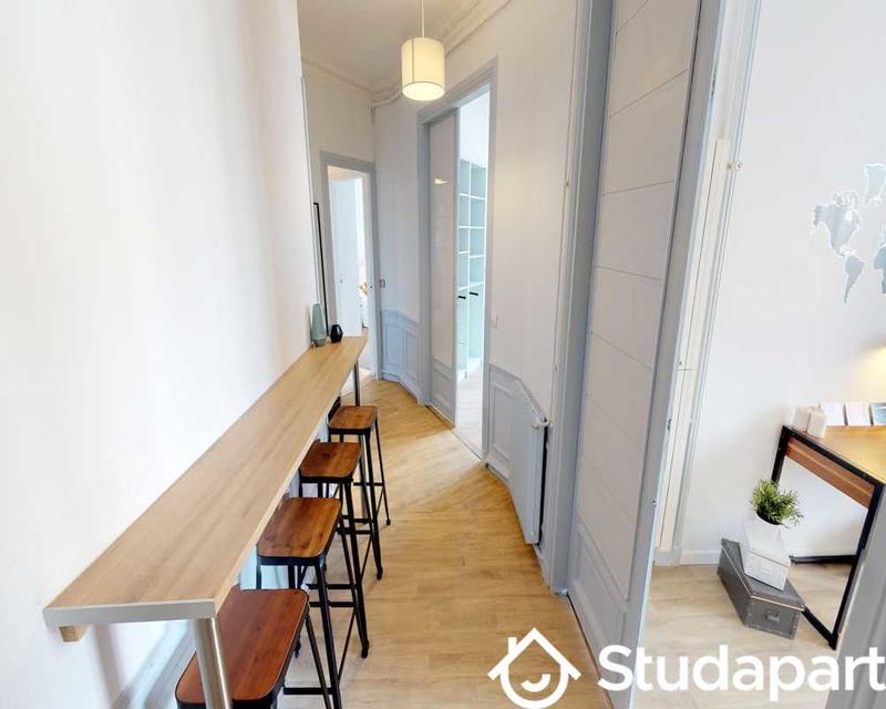 Chambre - 120 m² - 1 pièce