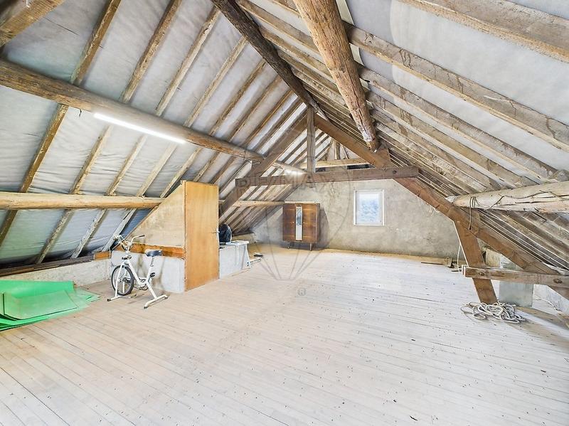 Maison - 146 m² - 9 pièces