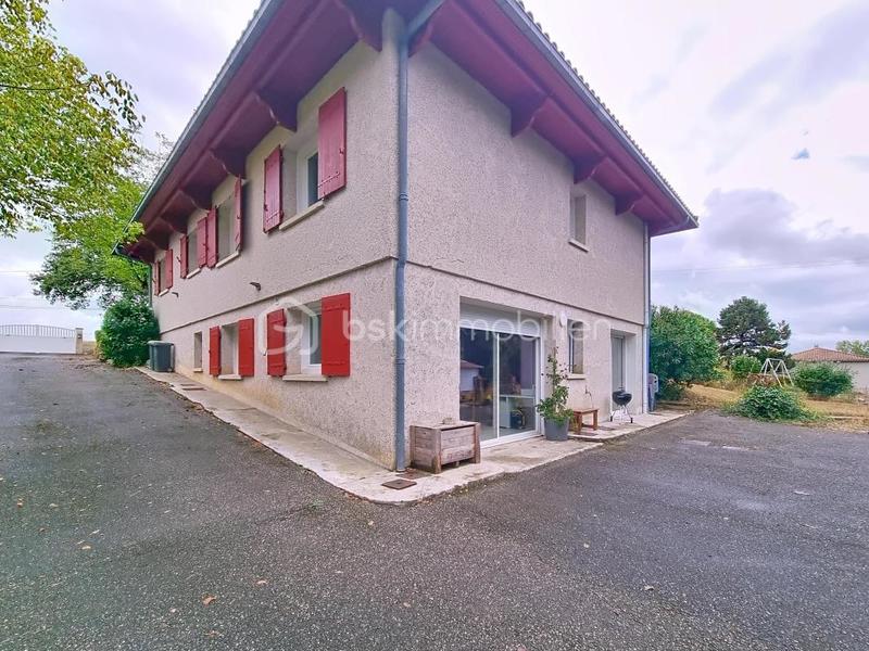 Maison d'architecte - 291 m² - 8 pièces