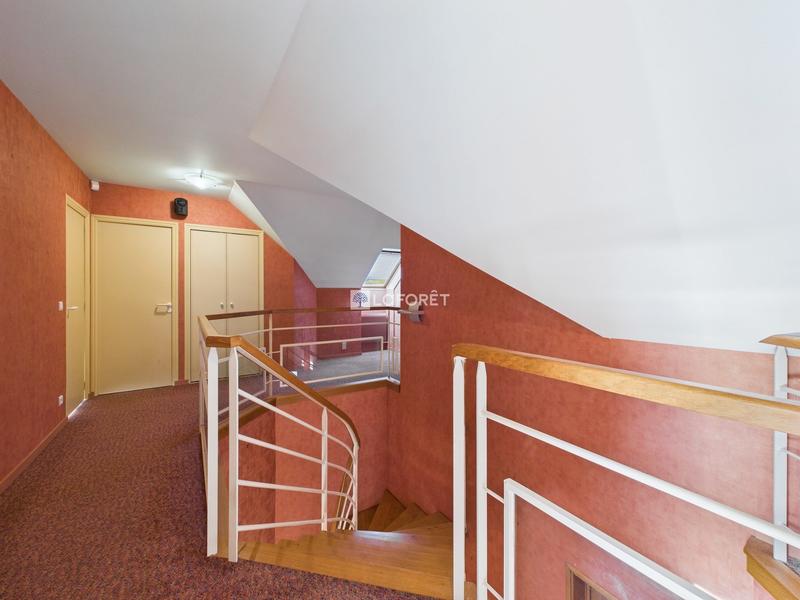 Maison - 215 m² - 7 pièces