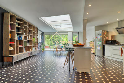 Maison - 215 m² - 7 pièces