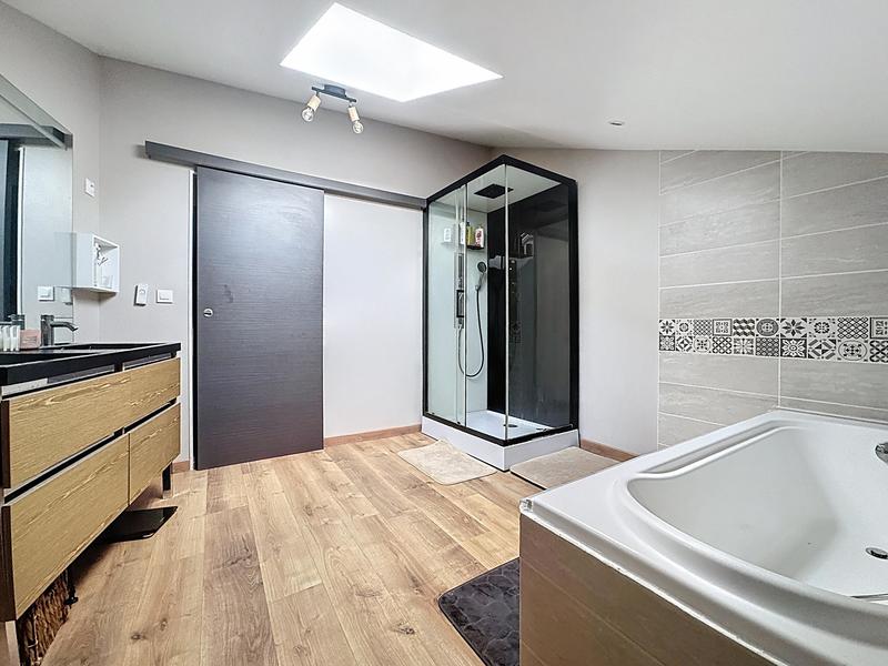 Maison - 160 m² - 6 pièces