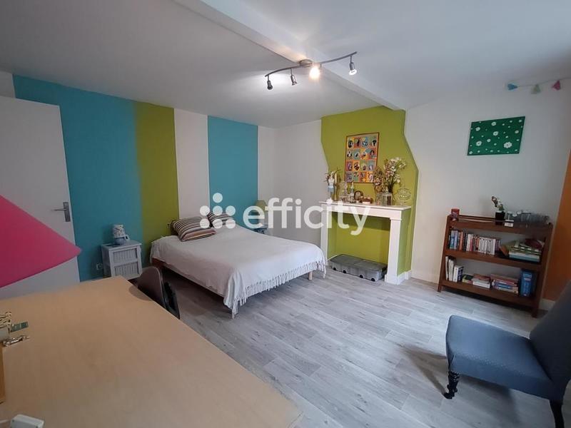 Maison - 270 m² - 11 pièces