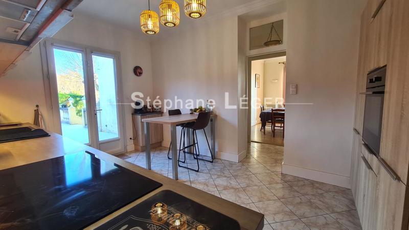 Maison - 220 m² - 10 pièces