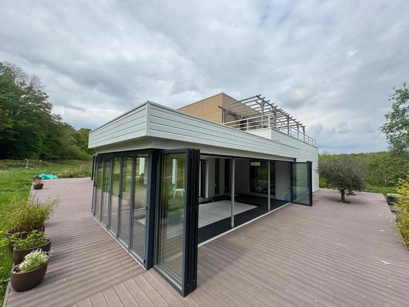 Maison - 210 m² - 7 pièces