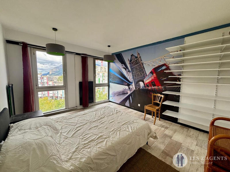 Appartement - 85 m² - 3 pièces