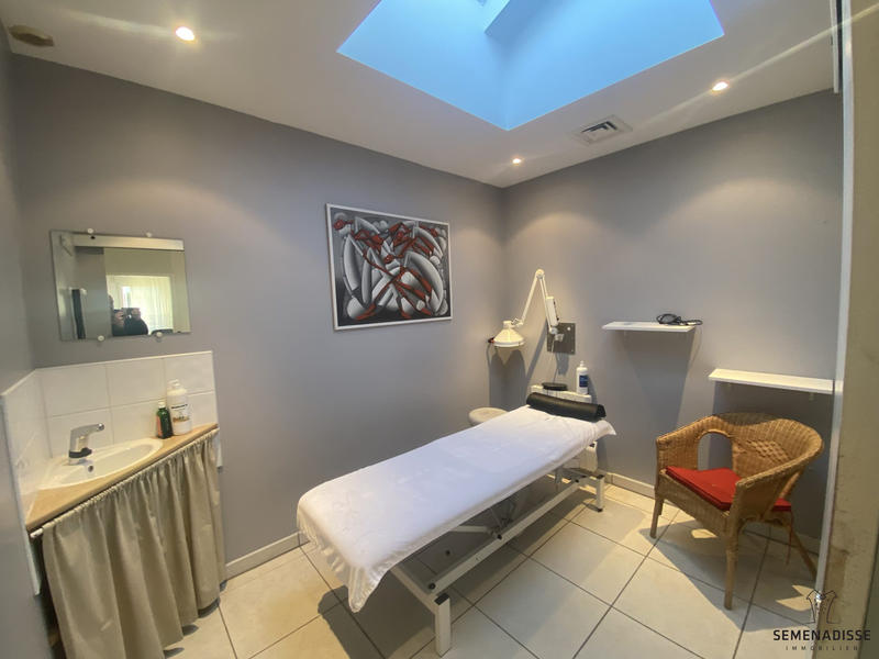 Local d'activités - 148 m²