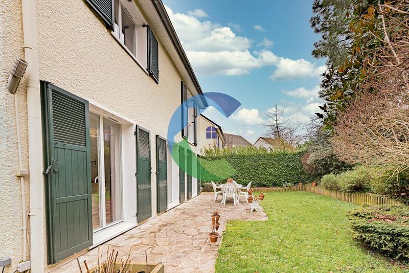 Maison - 170 m² - 7 pièces