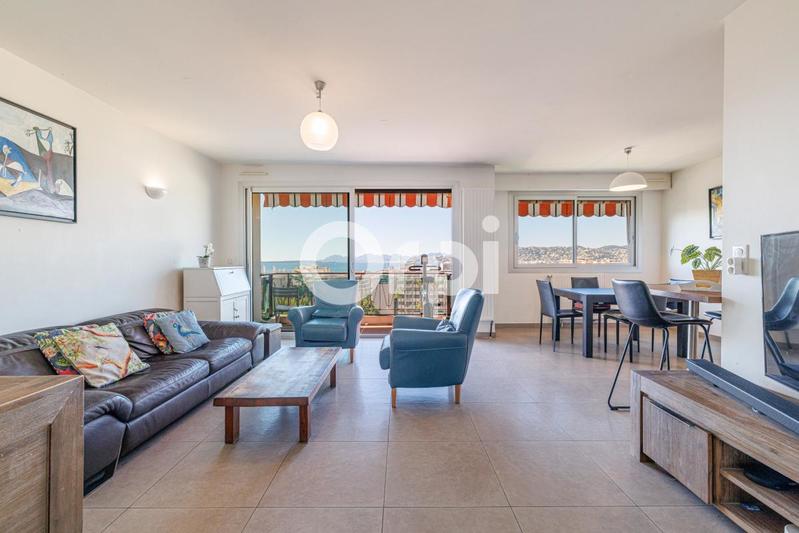 Appartement - 99 m² - 5 pièces