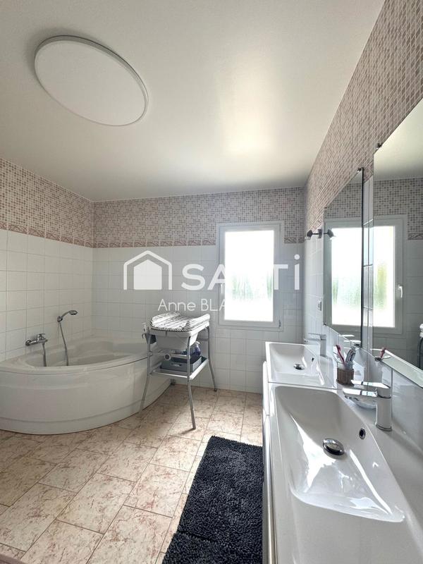 Maison - 143 m² - 6 pièces