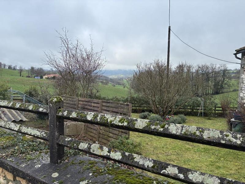 Demeure - 200 m² - 9 pièces