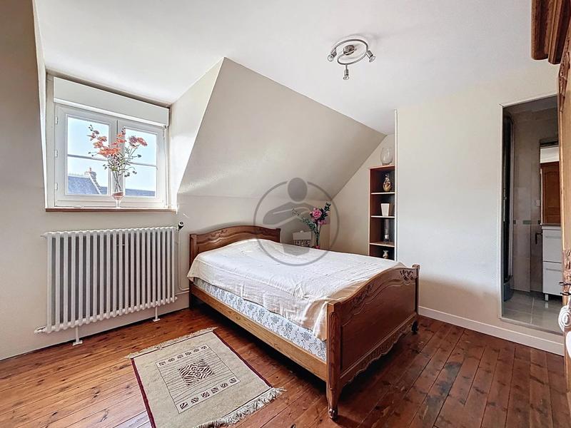 Maison - 202 m² - 8 pièces