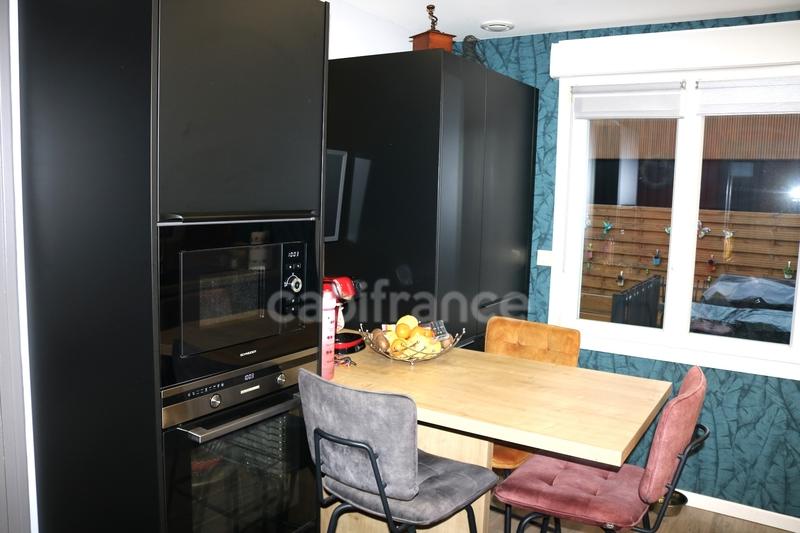 Maison - 77 m² - 5 pièces