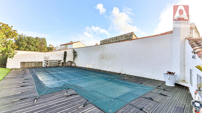 Maison - 234 m² - 7 pièces