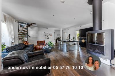 Maison contemporaine - 350 m² - 10 pièces
