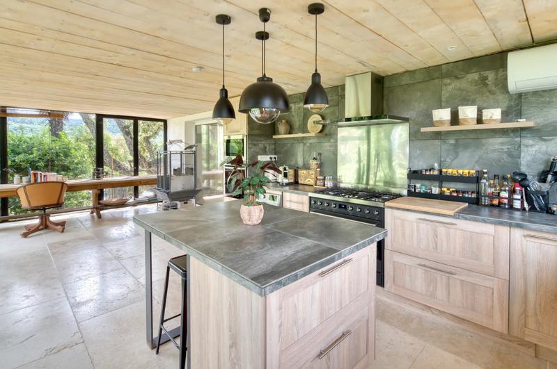 Maison de domaine équestre - 524 m² - 9 pièces